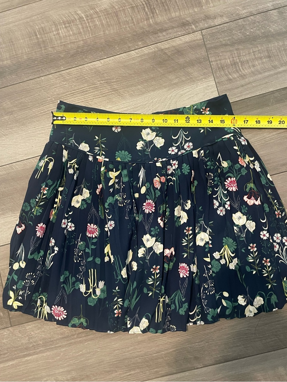 Ann Taylor LOFT Valley Floral Pleated Skirt Size 4 - Picture 6 of 9